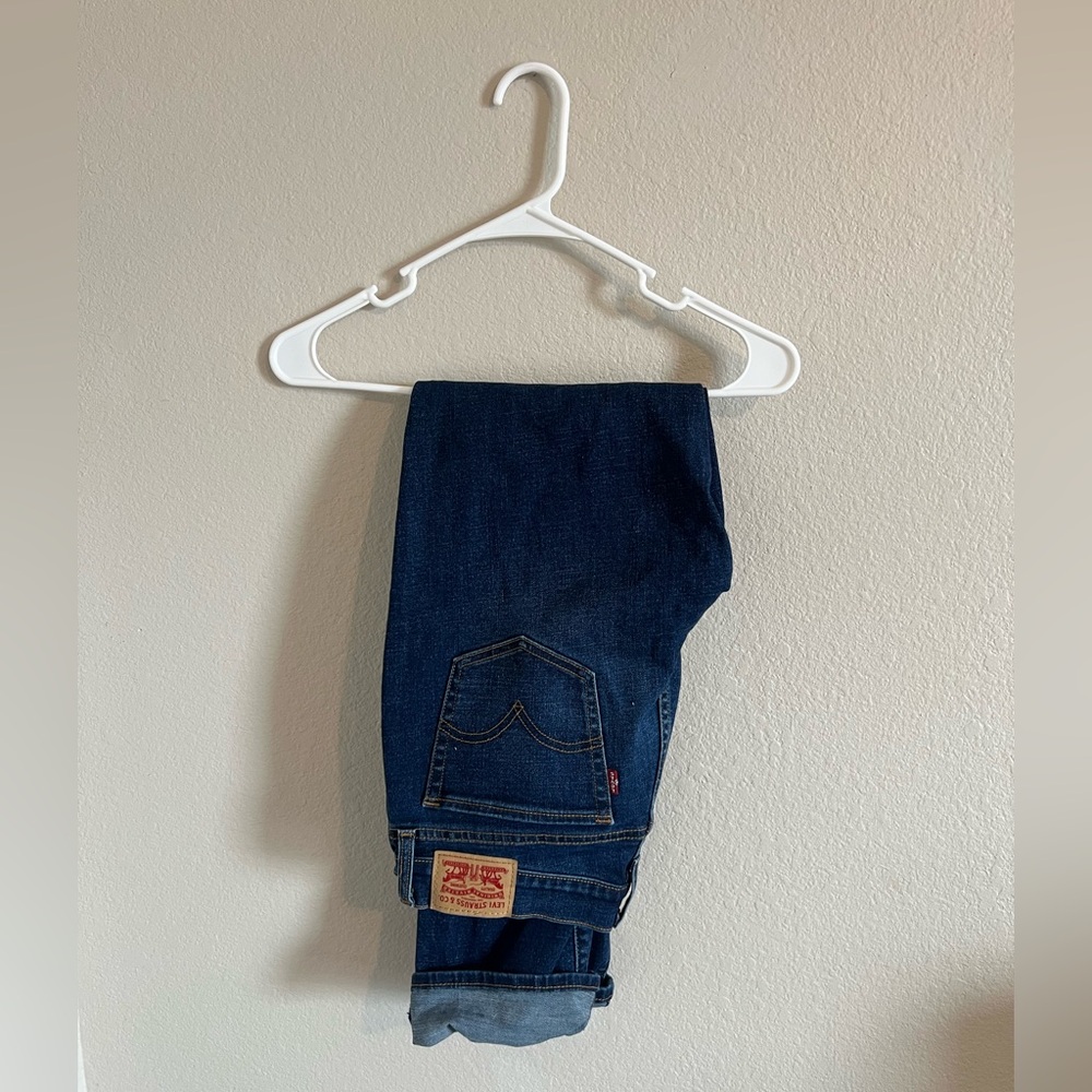 Women’s Levi’s Straight Leg Jeans